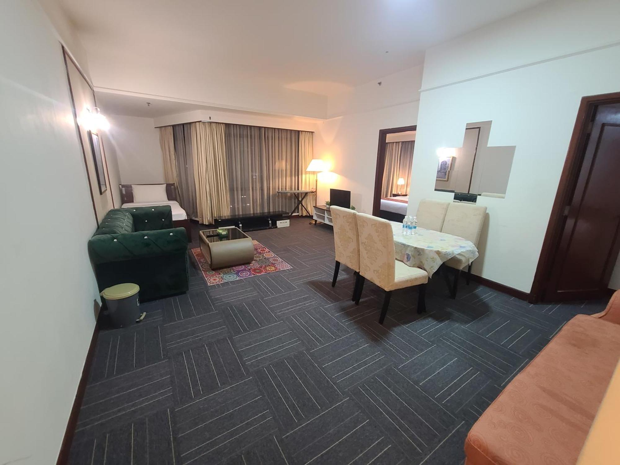 Kl Time Square Hotal Sarvice Suite 吉隆坡 外观 照片